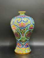 仿乾隆琺瑯彩描金梅瓶