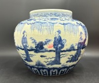 青花人物故事紋罐