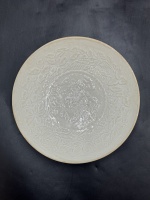宋尚食局款定窑白釉印花龙纹盘